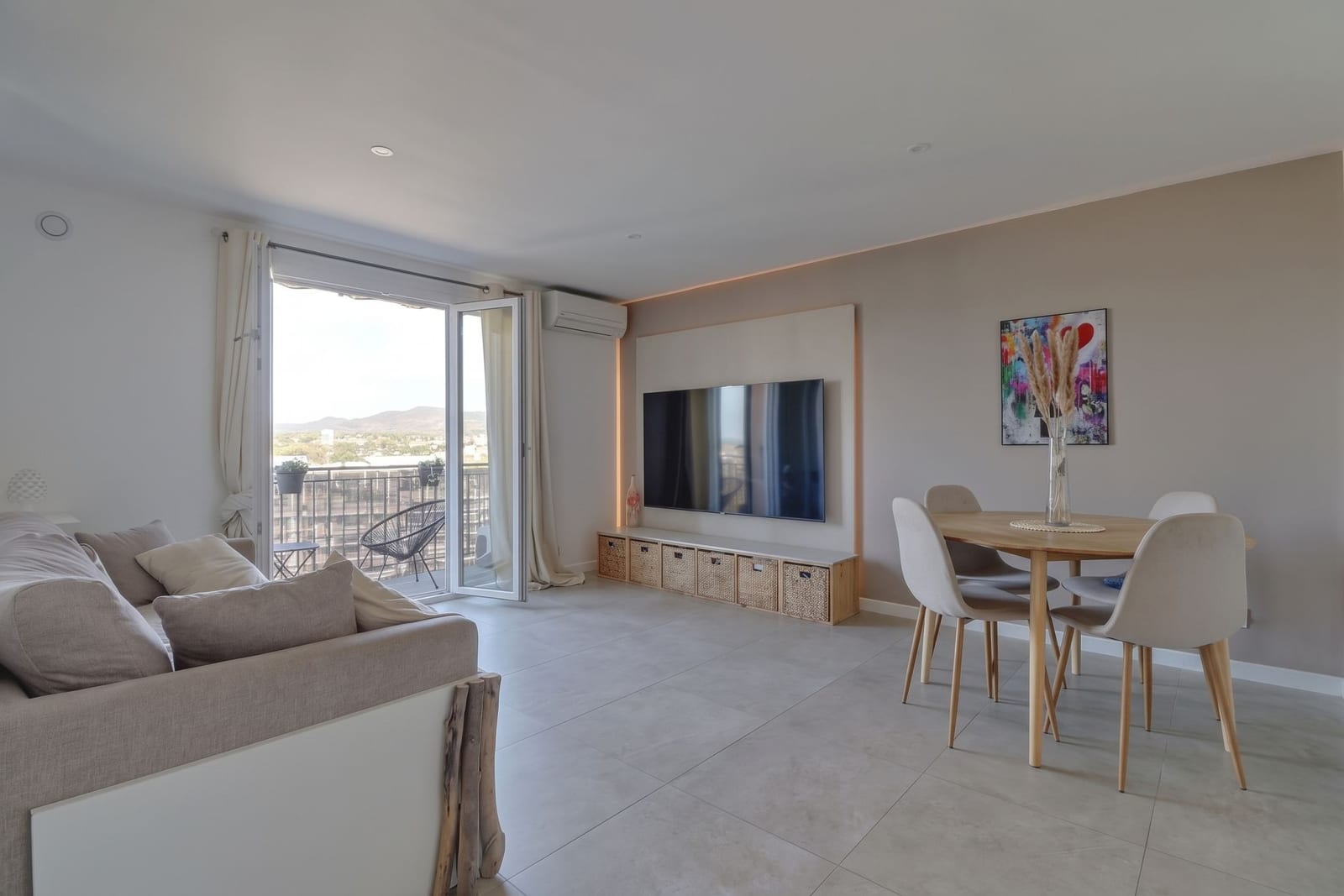 T3 entièrement rénové avec balcon et vue dégagée